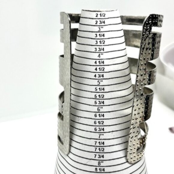 VINTAGE RJ GRAZIANO WIDE HAMMERED SILVER TONE CUFF BRACELET STATEMENT SIGNED - Picture 10 of 10